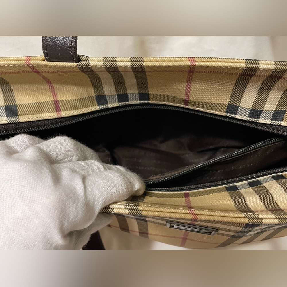 Burberry Authentic Vintage Tan and Black Checkered Tote Bag - Picture 11 of 16